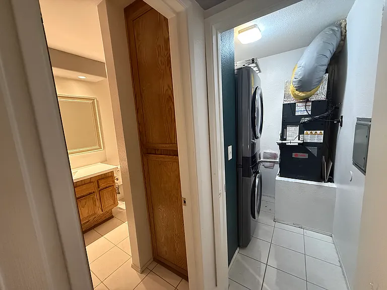 4240 Menlo Ave #12 — Photo 19