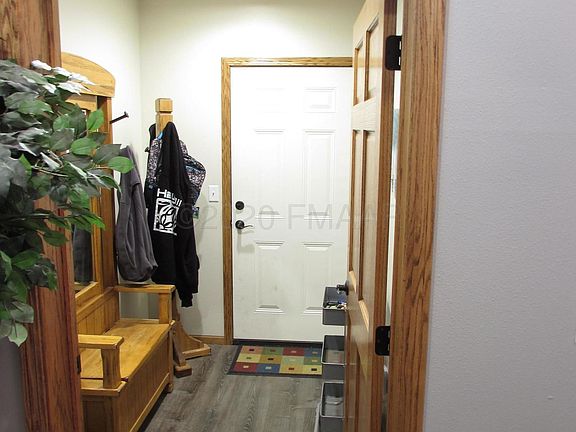 5th image of 726 N Sedona Dr