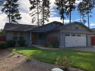 434 Lindilu Ln, Cave Junction, OR 97523