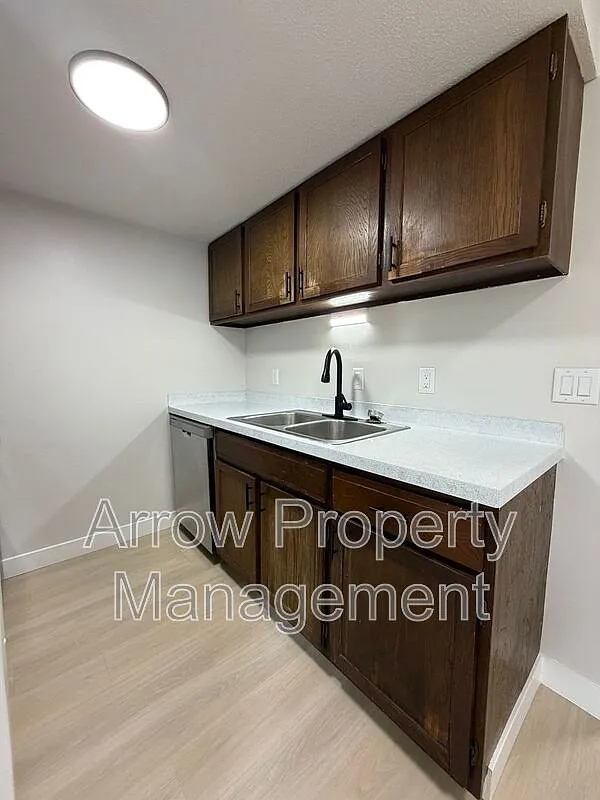 1 bed, 1.0 bath, 598 sqft, $795 — Photo 4