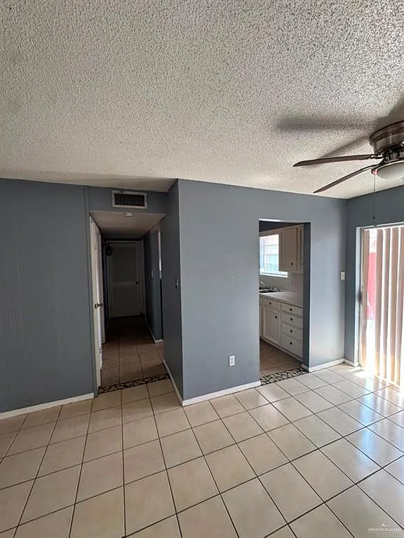 1 bed, 1.0 bath, 760 sqft, $700 — Photo 2