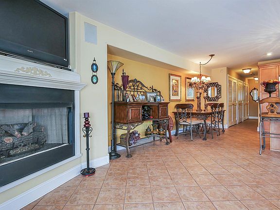 5th image of 115 N Washington Ave #2