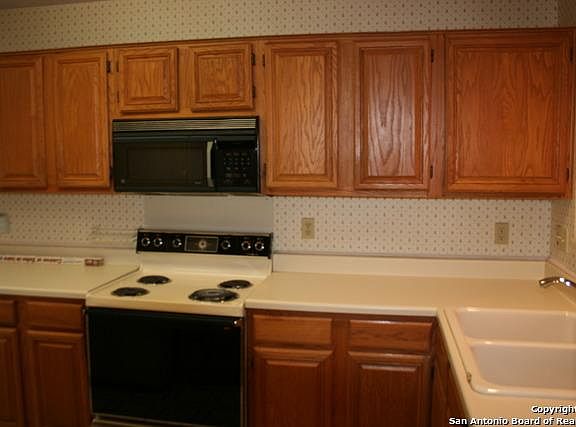 2nd image of 1022 Hedgestone Dr