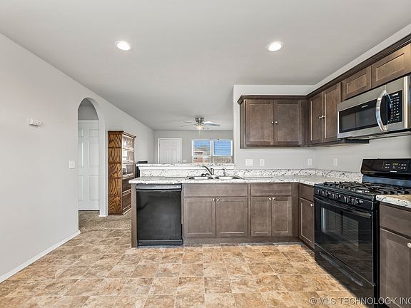 5th image of 23324 Bessie Blvd