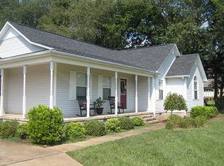 812 9th St, Lawrenceburg, TN 38464