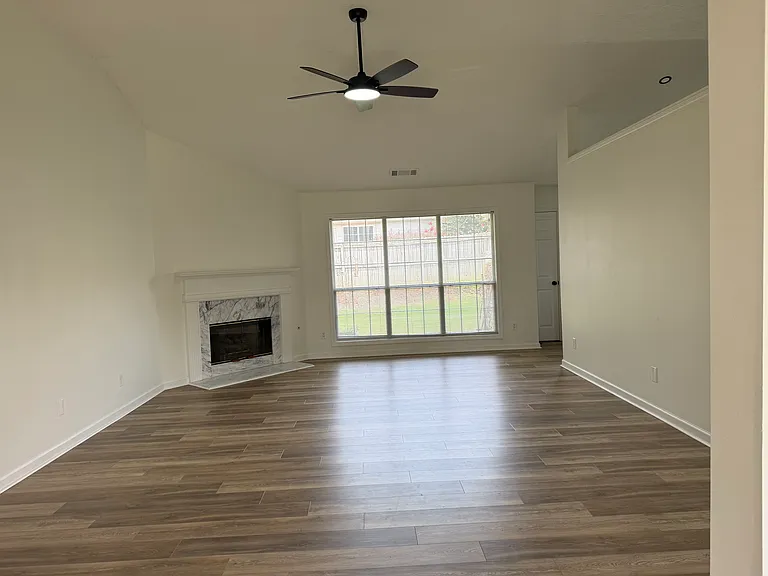 1887 Bitsy Grant Ct — Photo 4