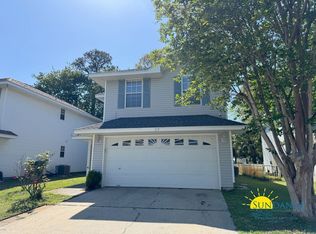 215 Twin Lakes Ln, Destin, FL 32541