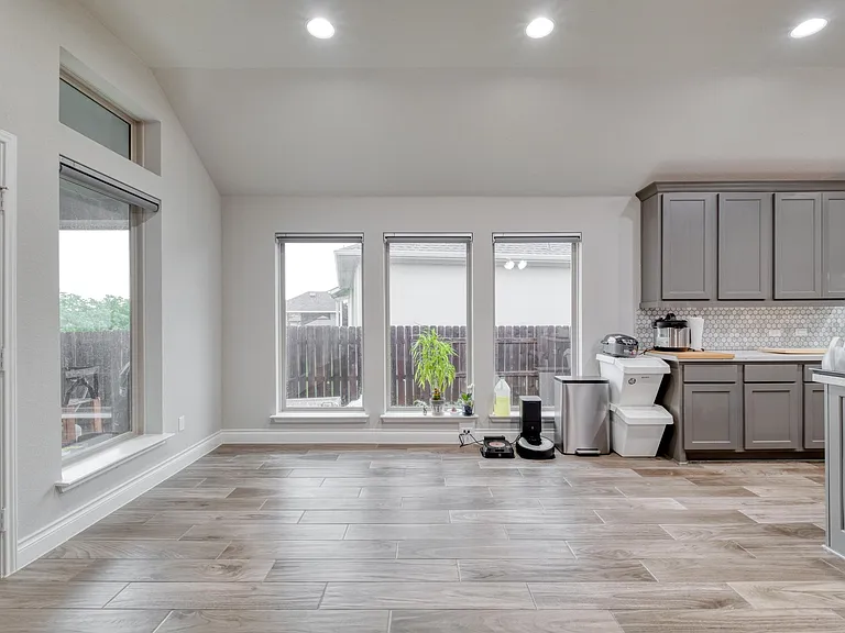 2424 Orchard Way — Photo 7