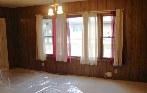 4th image of 6007 Lake St
