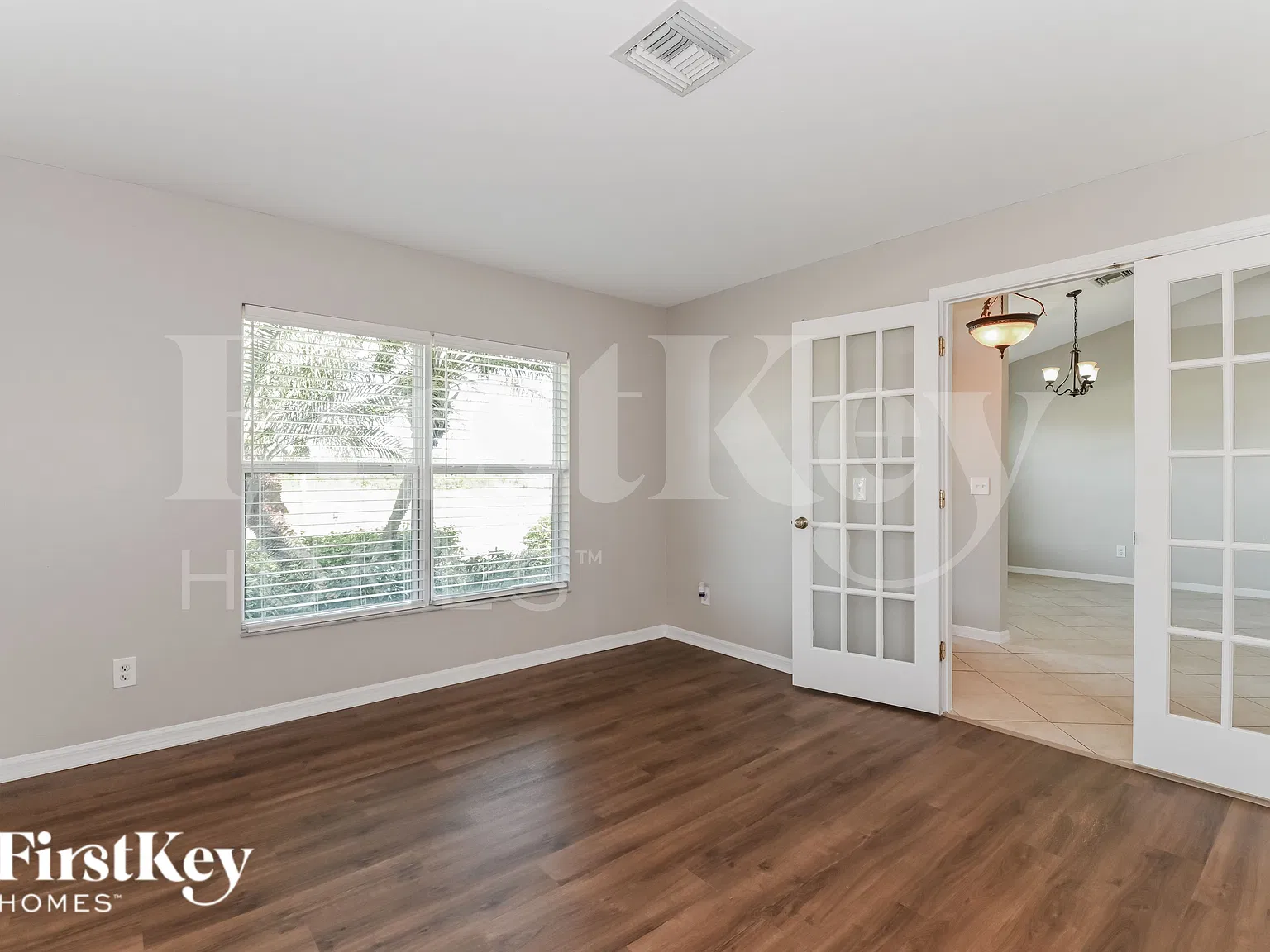 3 bed, 2.0 bath, 1783 sqft, $2,050 — Photo 2