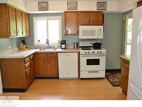 4th image of 1873 E Linden St