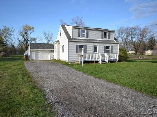 3325 Manor Dr, Palmyra, MI 49268