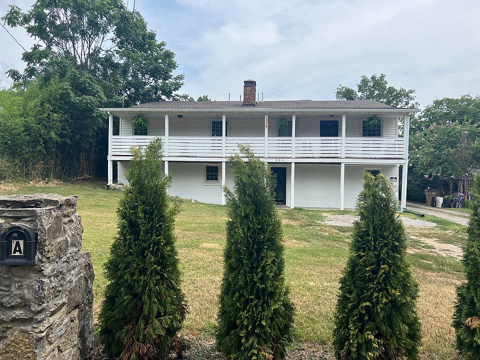 2nd image of 923 Hospital Dr APT A