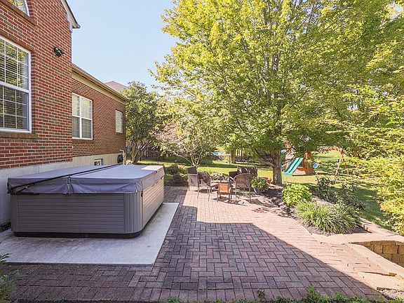 3rd image of 6625 Cherry Laurel Dr