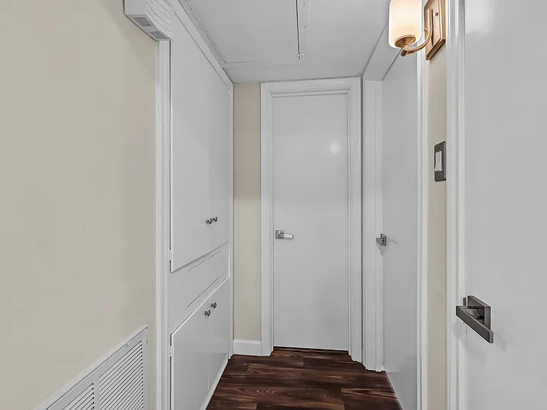2601 Bellefontaine St #B318 — Photo 13