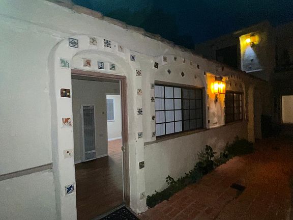 2nd image of 2618 Figueroa Blvd #4