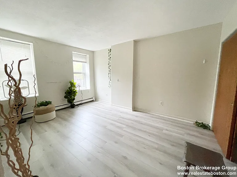 92 Hammond St — Photo 31