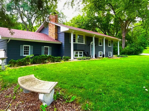 15834 Randall Ln, Minnetonka, MN 55345