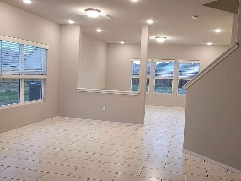 1630 Hermitage Ct — Photo 4