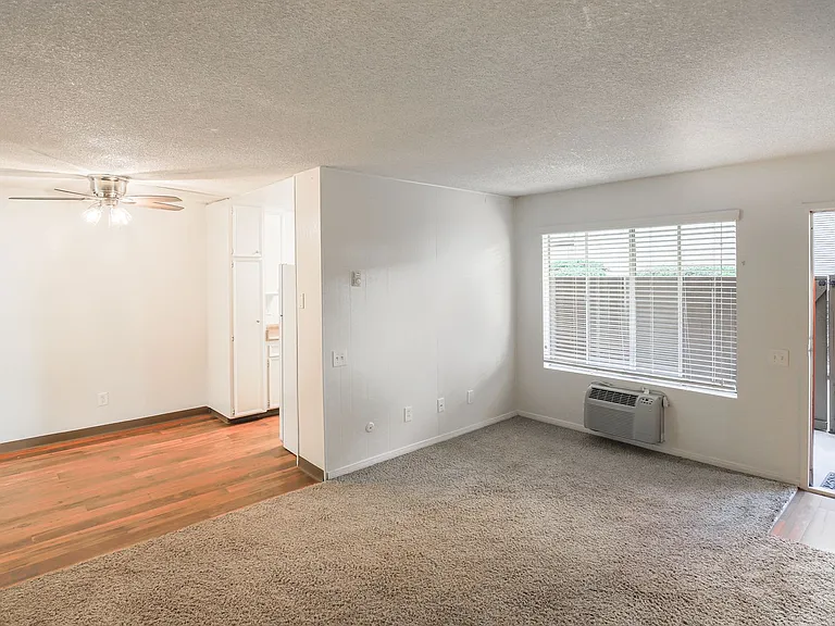 Parkview Poway Apartments — Photo 8