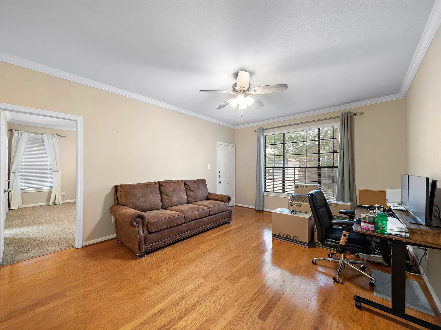 1 bed, 774 sqft, $1,385 — Photo 3
