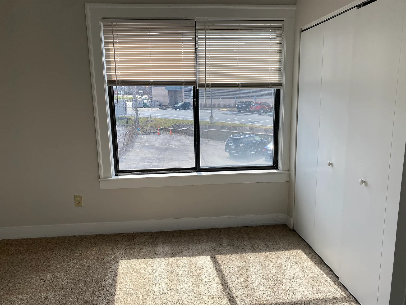3 bed, 953 sqft, $1,150 — Photo 4