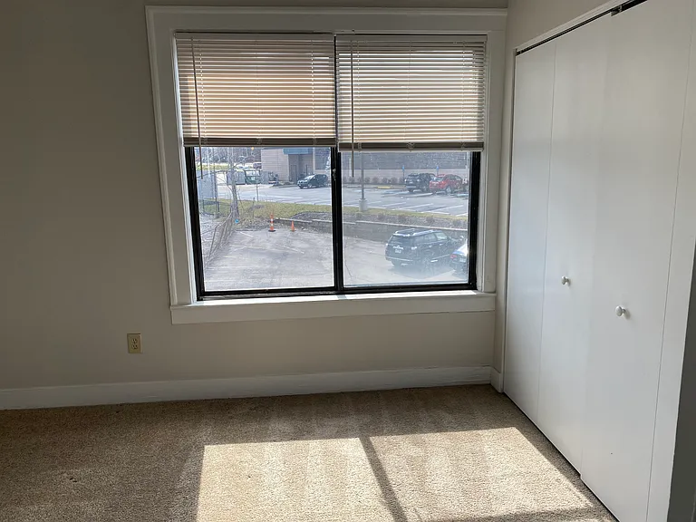 10820 Carnegie Ave #5 — Photo 4