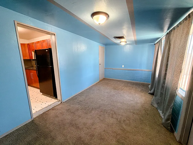 2801 W Glenrosa Ave — Photo 7