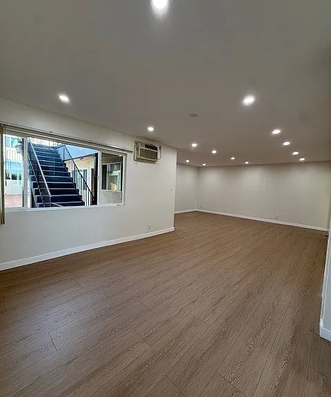 1530 E Broadway #104 — Photo 9