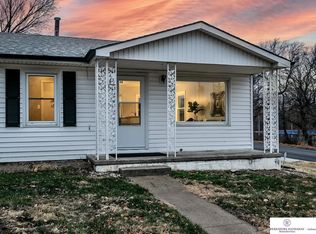 4131 Southern Hills Dr, Bellevue, NE 68147