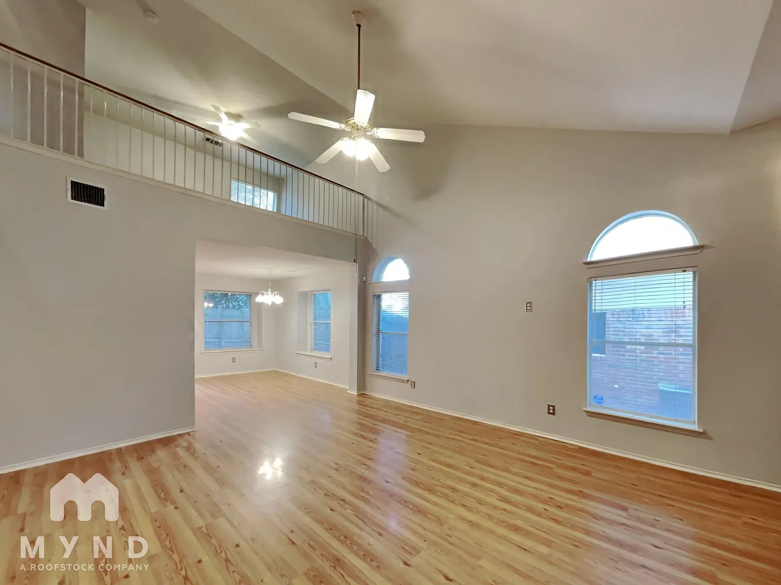 3 bed, 2.0 bath, 1745 sqft, $2,045 — Photo 3