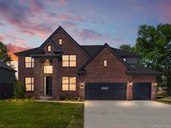 3941 Capstan Ct, Troy, MI 48083