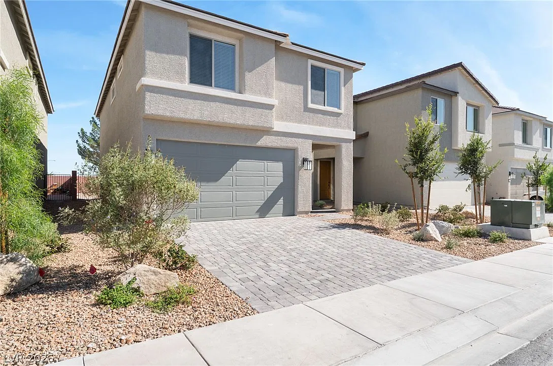 4 bed, 2.5 bath, 2325 sqft, $2,750 — Photo 2