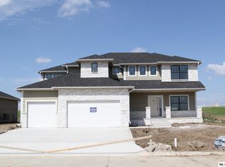 3818 Prairie Breeze Rd, Lincoln, NE 68516