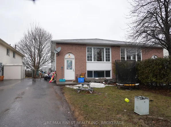 279 Kingsdale Ave, Kingston, ON K7M 8H8