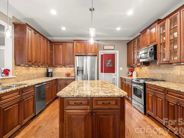 587 Amesbury Dr, Mount Ulla, NC 28125