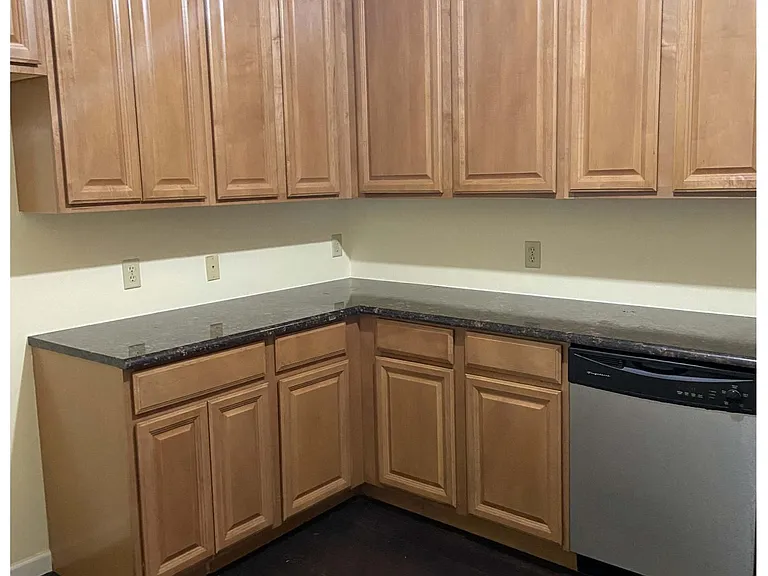 742 Westfield Ave #7 — Photo 1