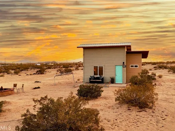 310 Enchanted Rd, Joshua Tree, CA 92252