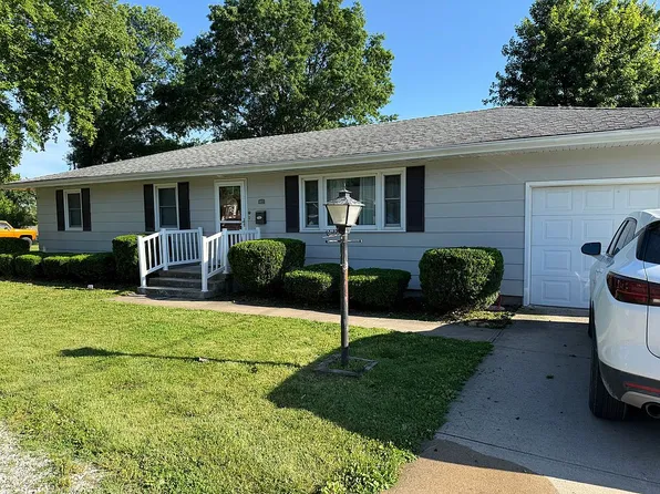 802 Knappenberger Ave, Brunswick, MO 65236