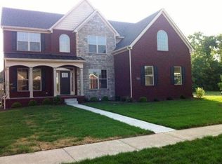 521 Raven Dr, Versailles, KY 40383
