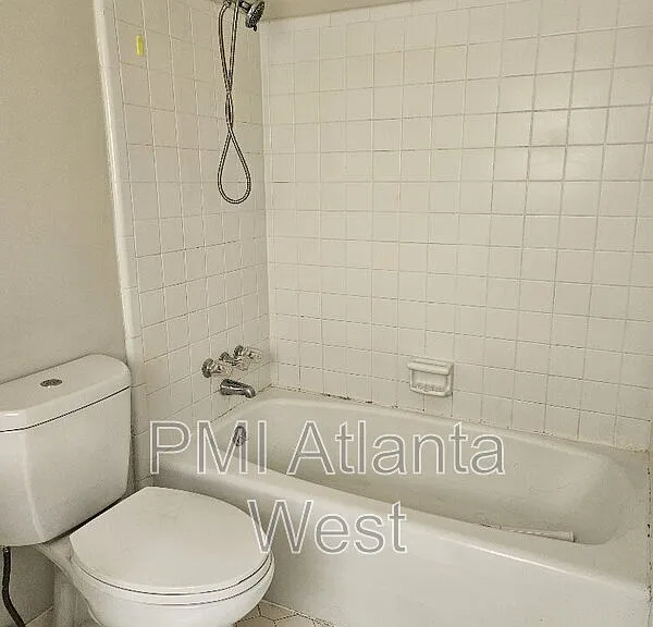 2250 Sandgate Cir — Photo 9