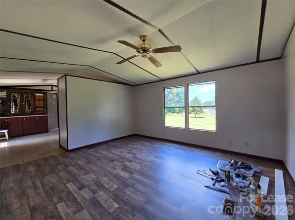201 Ratchford Farm Rd, Gastonia, NC 28056