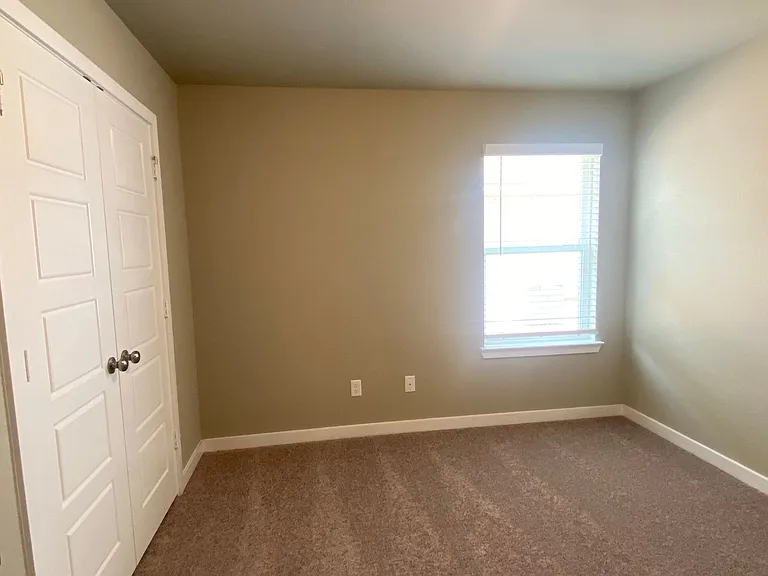1242 Dowdy Dr — Photo 12