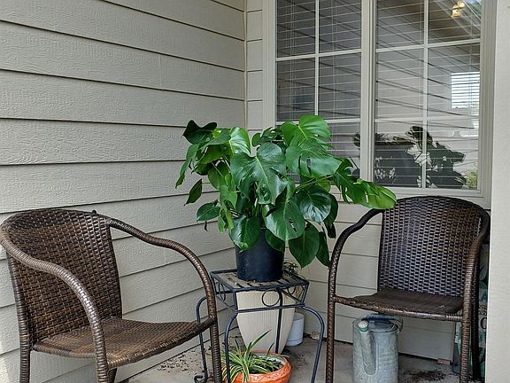 3rd image of 651 Joanie Ln