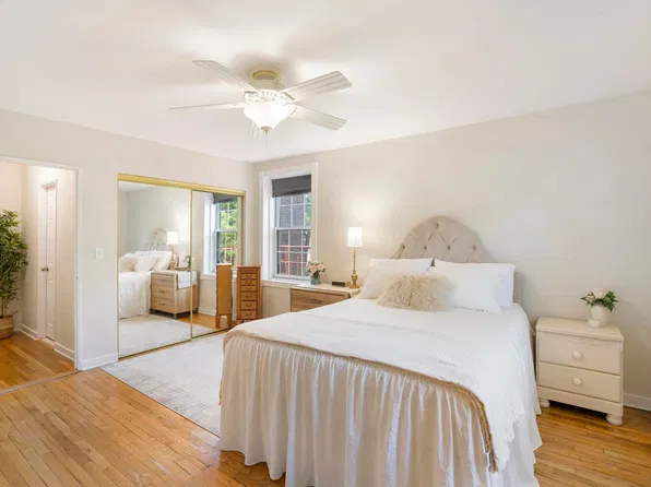 (undisclosed Address), North Bergen, NJ 07047