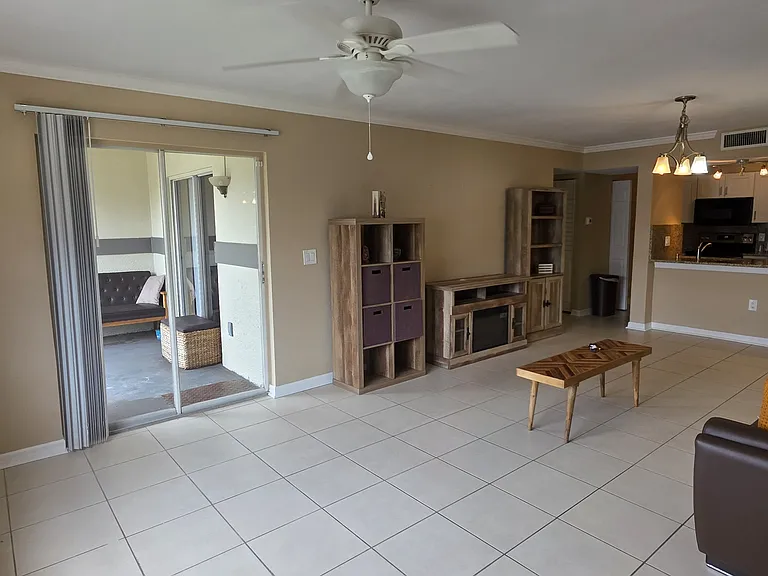 3419 Winkler Ave #509 — Photo 7