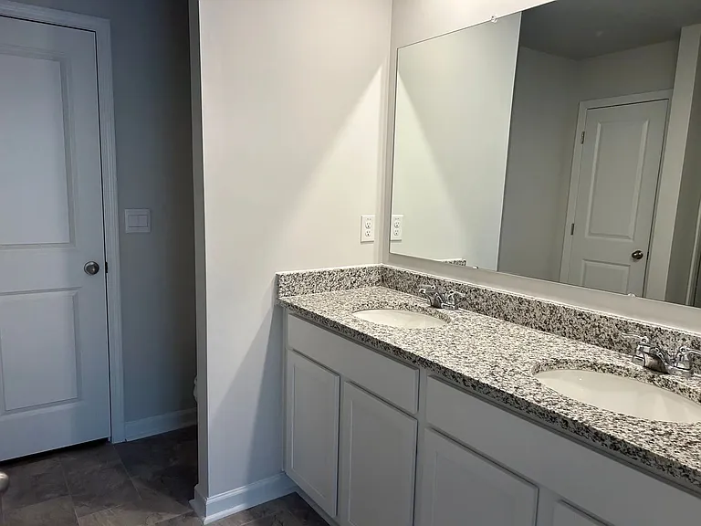 721 Grovebury Ct — Photo 10