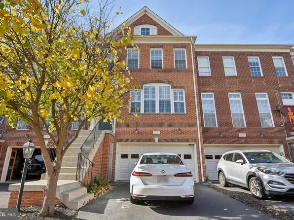 22027 Avonworth Sq, Ashburn, VA 20148