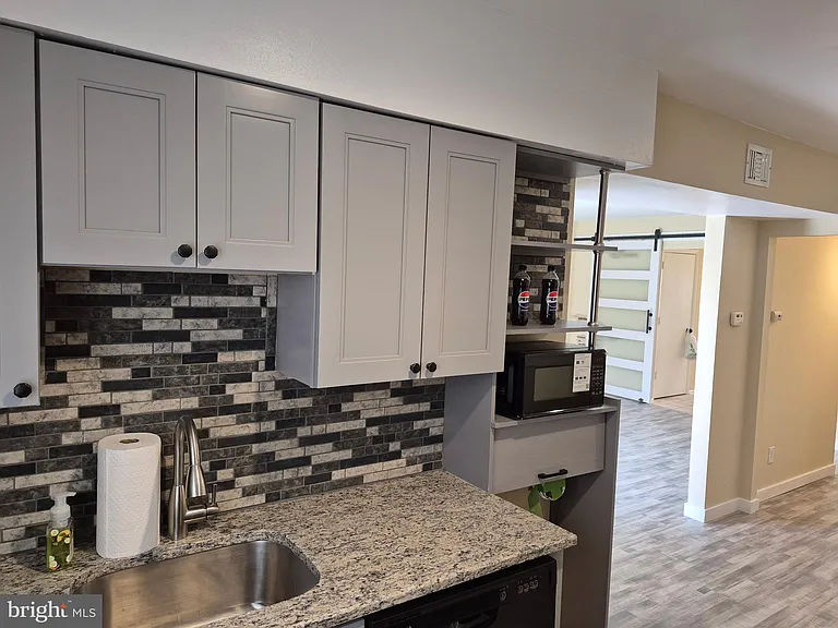 1155 York Rd #B12 — Photo 7