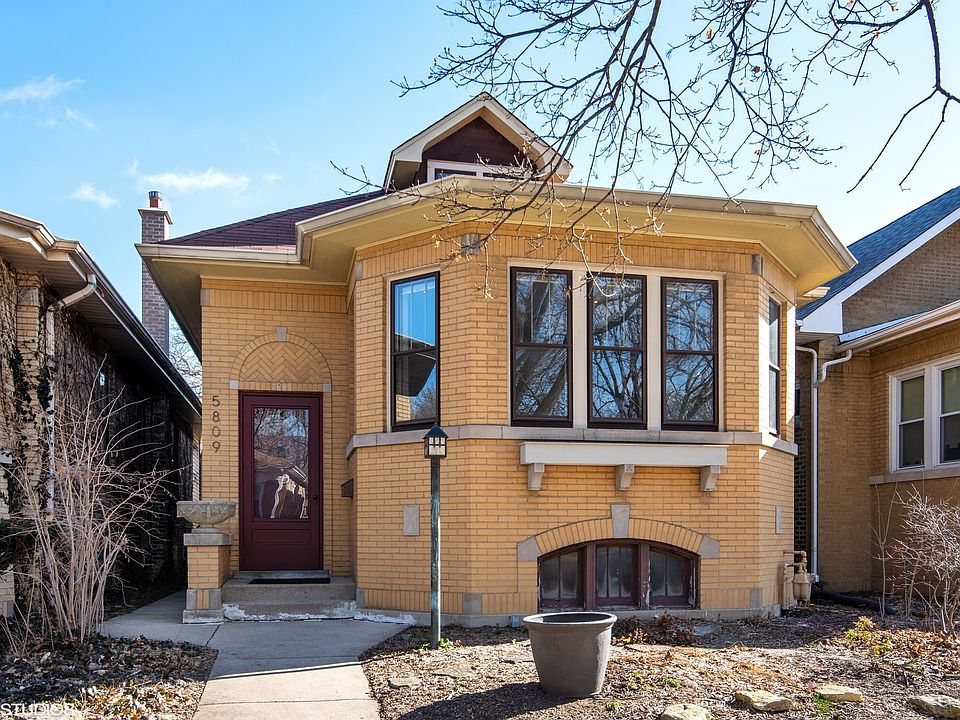 1st image of 5809 N Sacramento Ave
